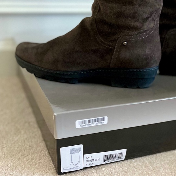 Aquatalia suede tall boot with faux fur lining Size 8.5 medium - Picture 3 of 8